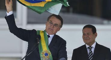 Bolsonaro defende classificar ações criminosas no CE como terrorismo