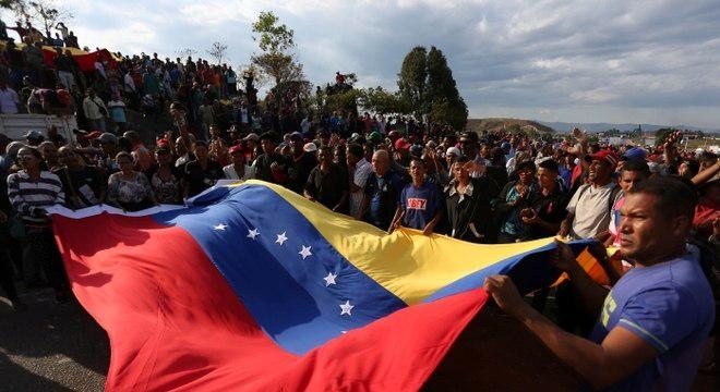 Ainda há espaço para negociar saída de Maduro do poder na Venezuela